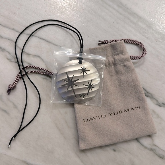 David Yurman Silver Ornament - Exclusive Edition - Picture 1 of 3